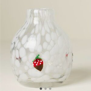 NWT. New in box Valentines Icon Confetti Glass Vase in Chocolate Strawberry